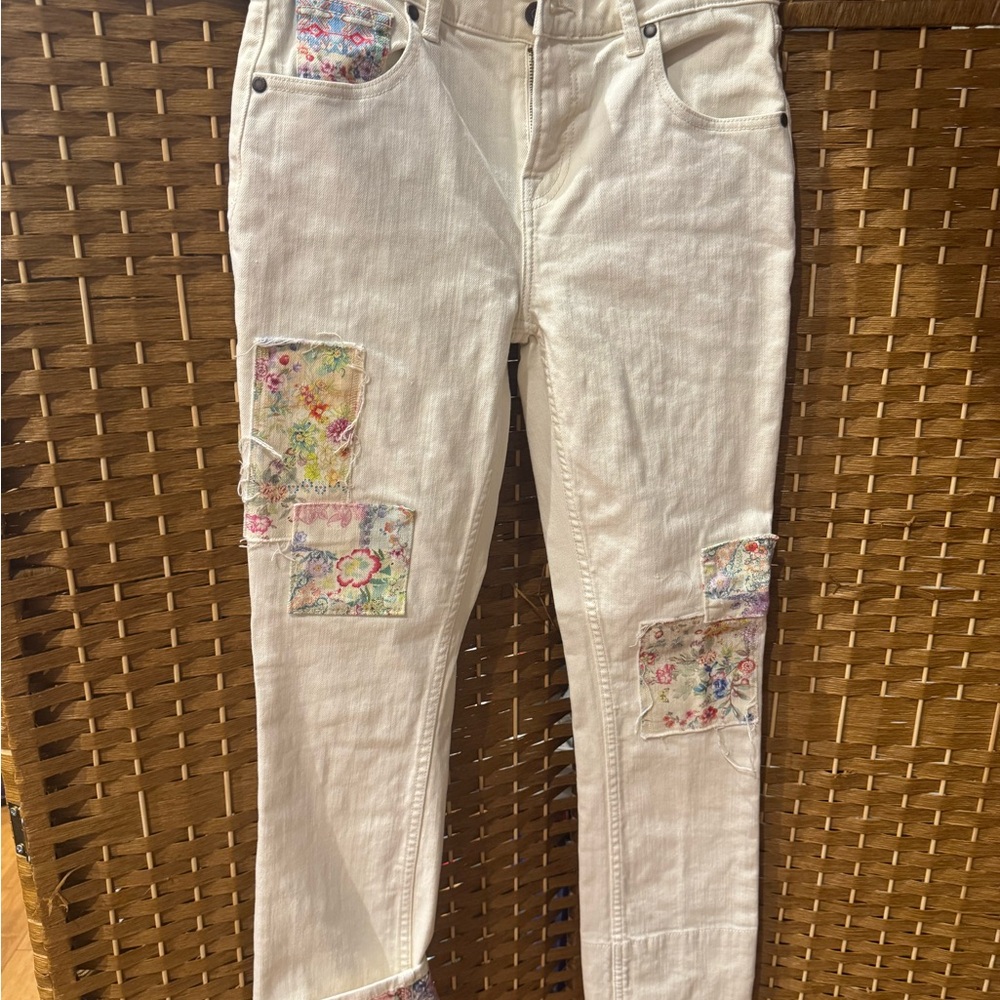 Johnny Was White Jeans with Floral Accents, NWOT
